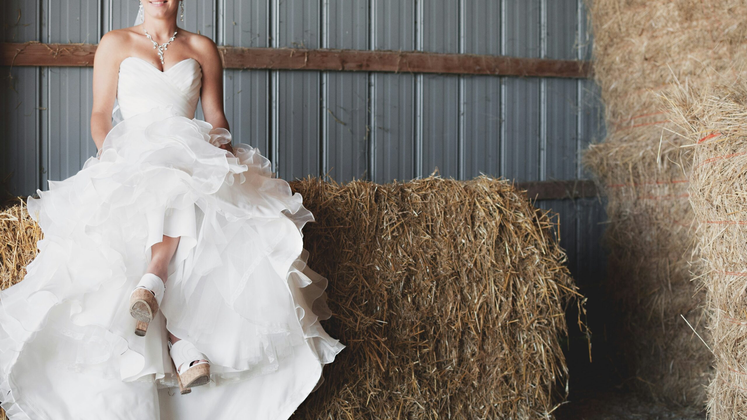découvrez notre collection de robes de mariée pour un mariage inoubliable. trouvez la robe parfaite pour dire 'oui' à l'amour de votre vie.