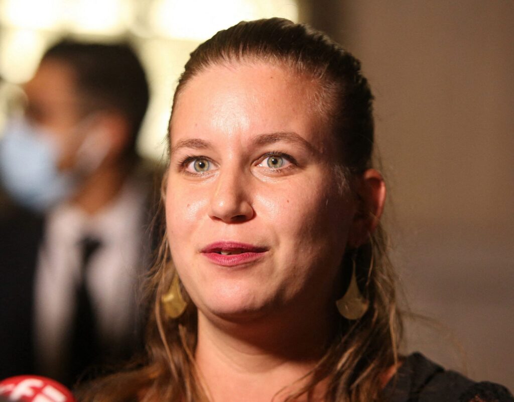 Mathilde Panot aux côtés de son compagnon dans un moment complice
